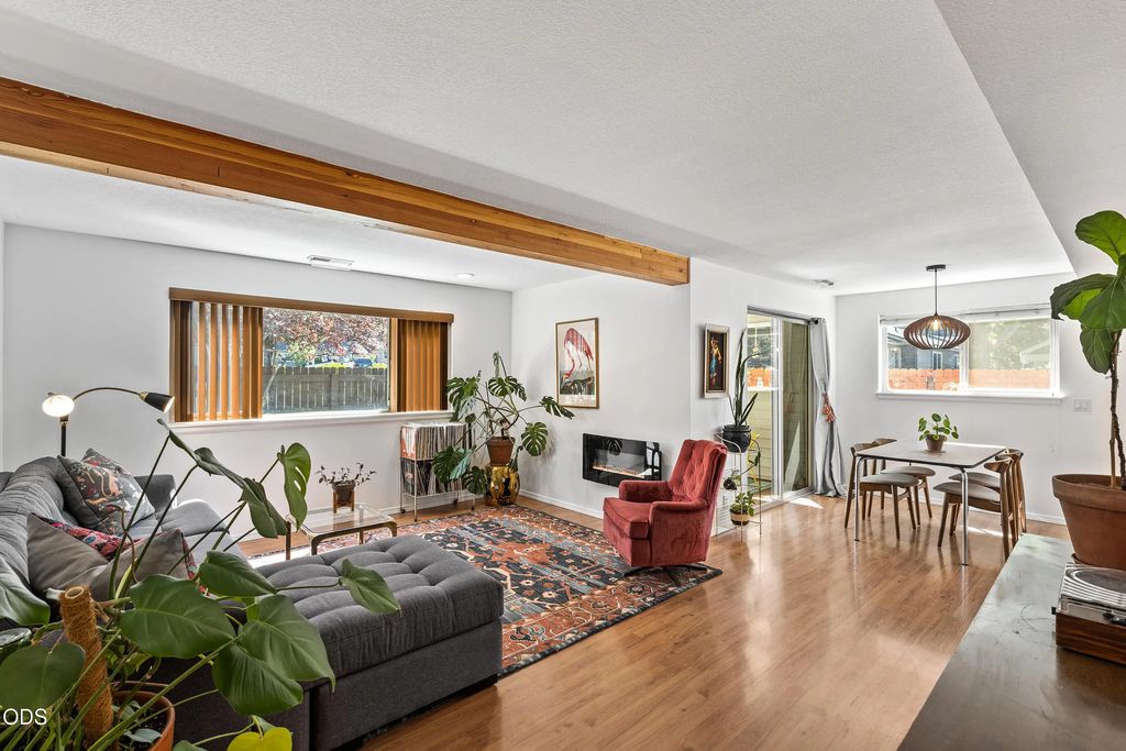 1801 Ne Purcell Boulevard Apt 14, Bend