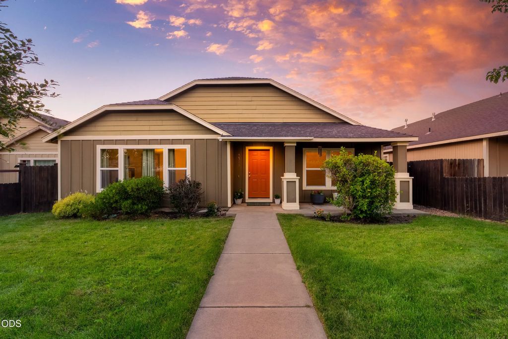 3375 Sw Obsidian Avenue, Redmond
