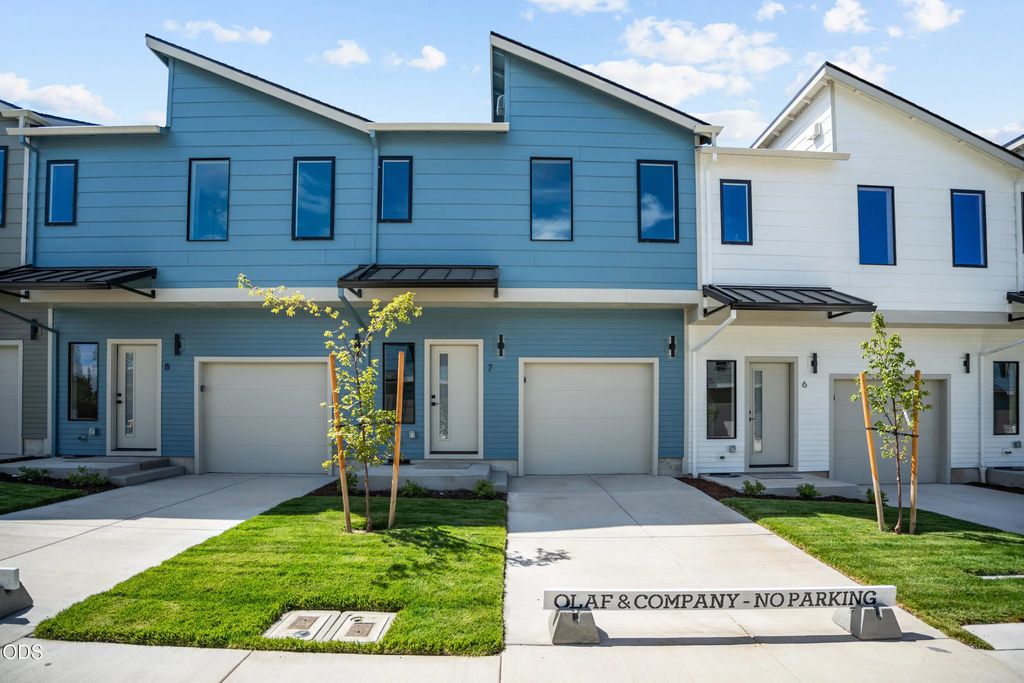 2032 Sunset Drive 7, Medford