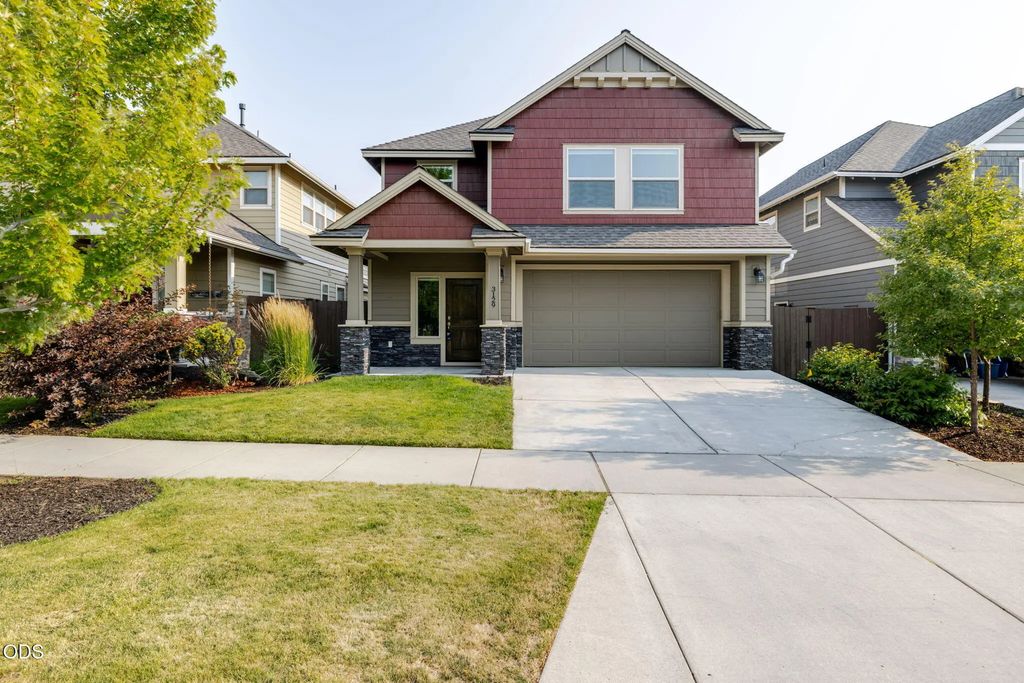 3129 Ne Flagstone, Bend