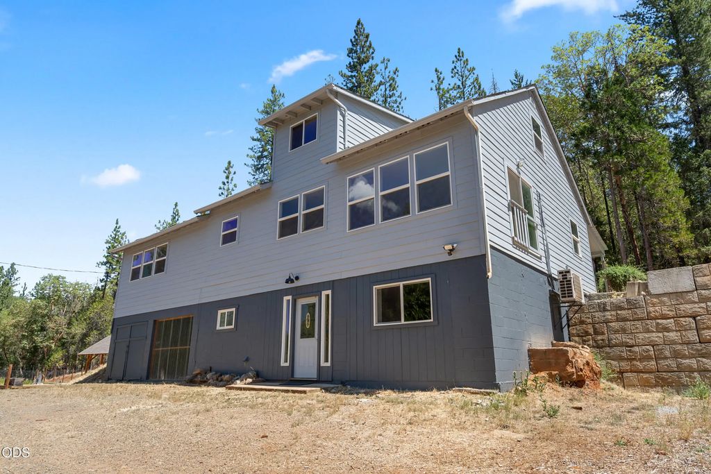 2016 Sykes Creek Road, Rogue River