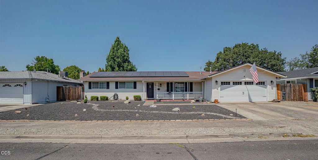 1031 Temple Drive, Central Point
