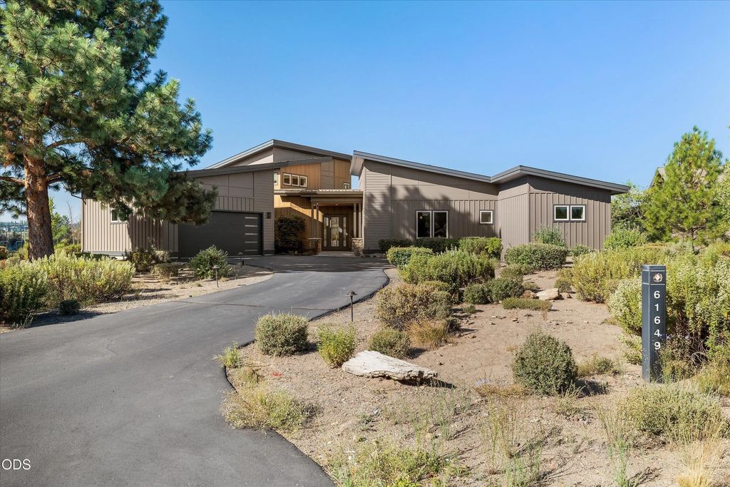 61649 Hosmer Lake Drive, Bend