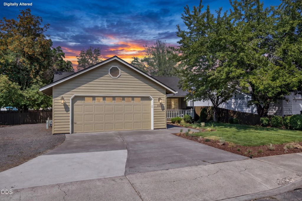 2124 Ne Carrie Lane, Bend
