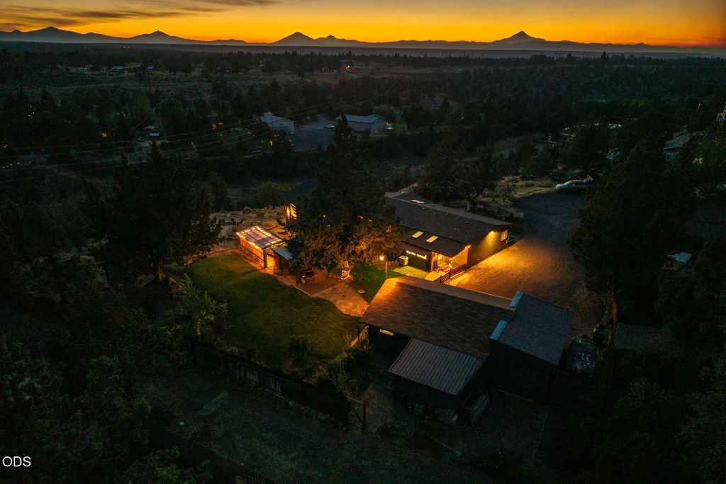 3940 Nw Redwood Lane, Redmond