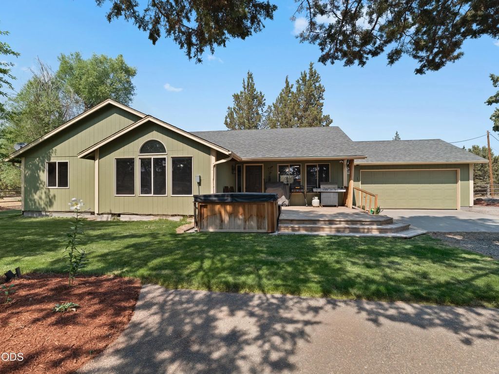 10898 Nw Kingwood Drive, Redmond