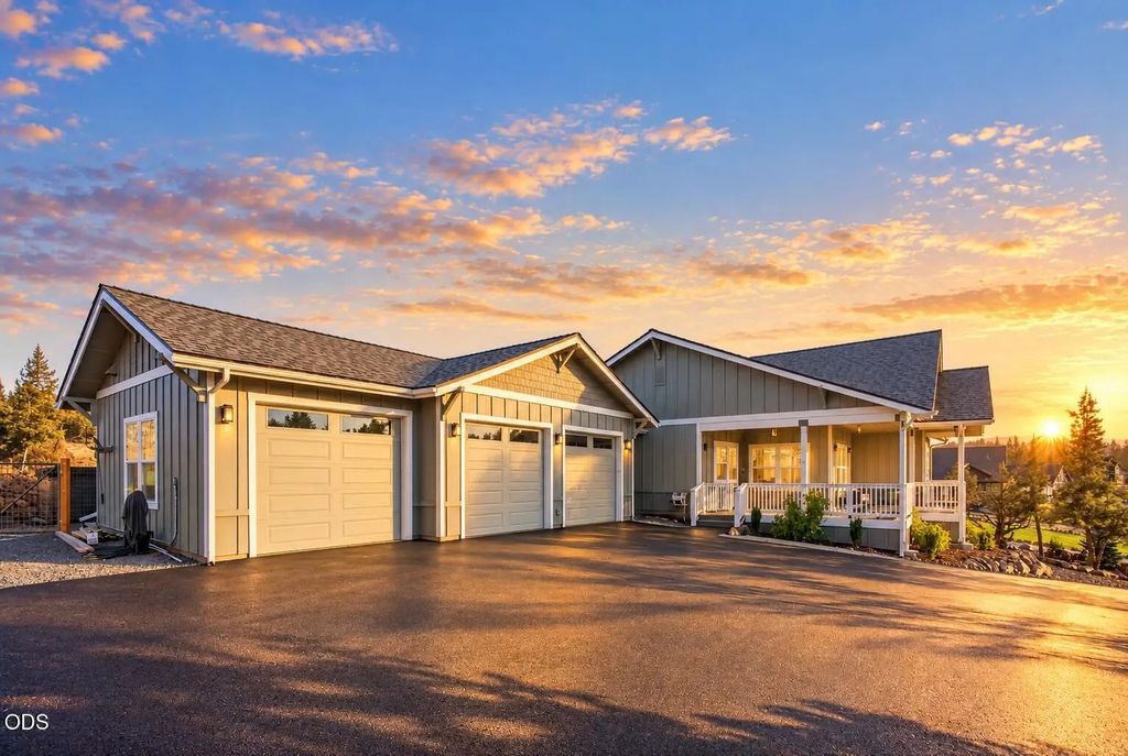 3957 Nw 39th Drive, Redmond