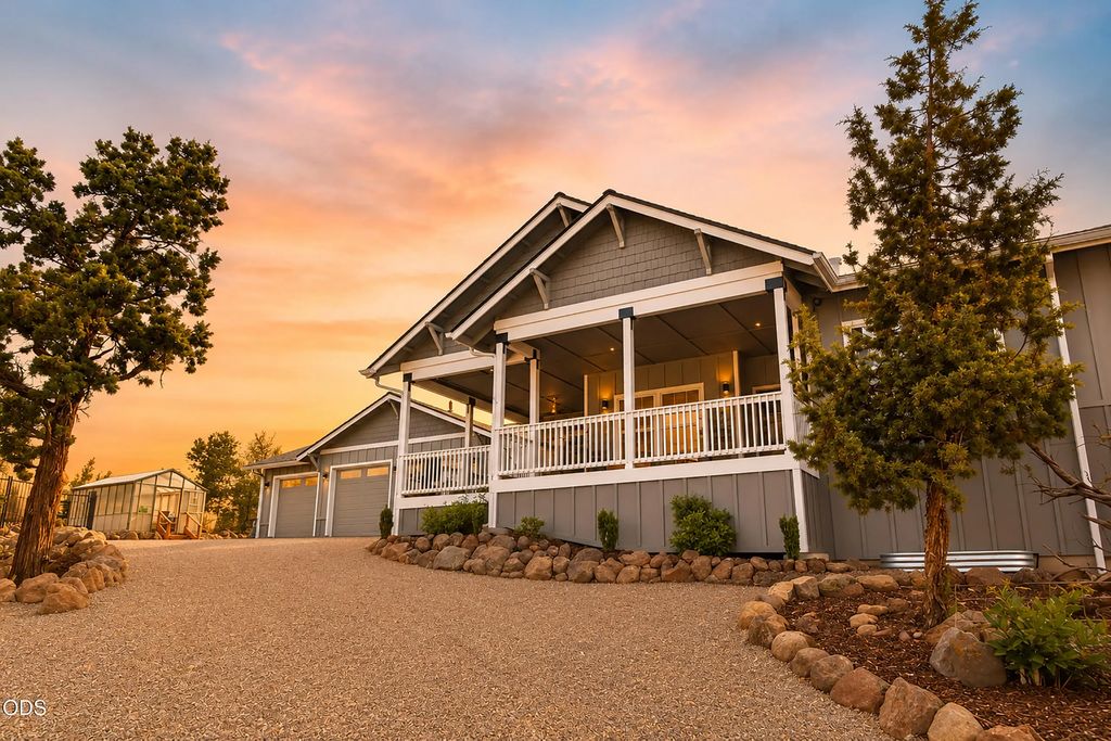 3957 Nw 39th Drive, Redmond