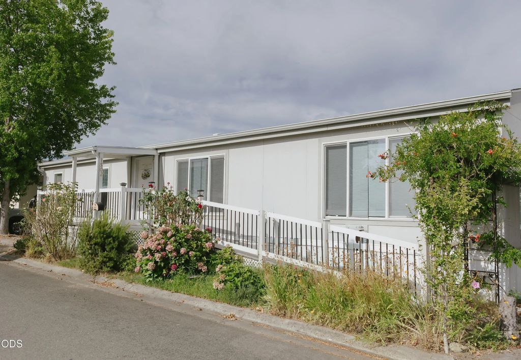 1502 Agape Way, Grants Pass