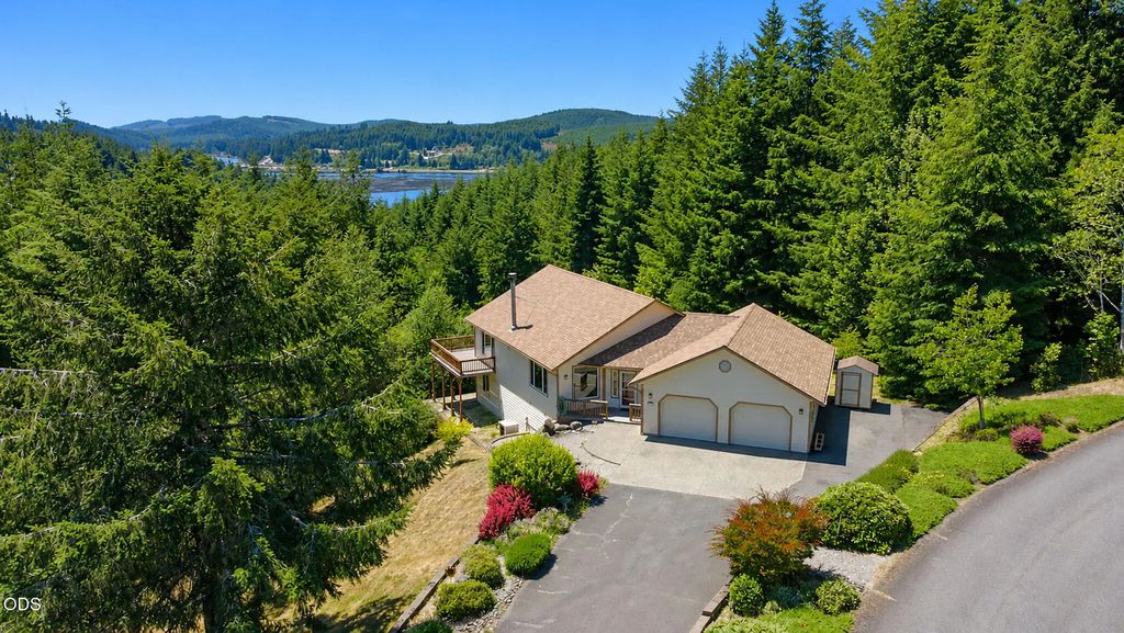 93764 Coho Lane, Coos Bay