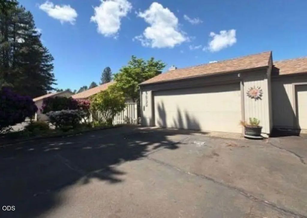 1839 Lexington Circle Se, Salem