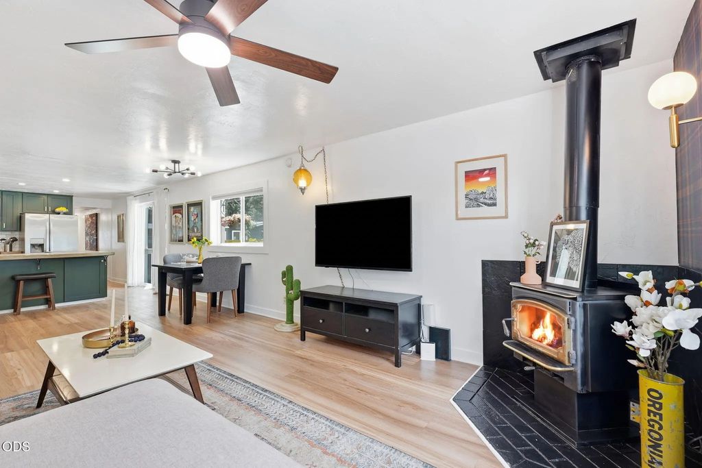 19657 Hiller Drive, Bend