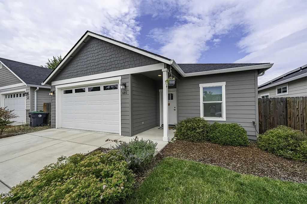 681 Heber Lane, Medford