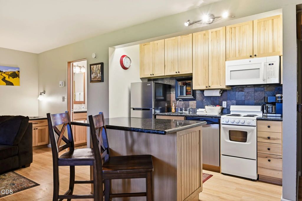18575 Sw Century Drive # 2133-2134, Bend