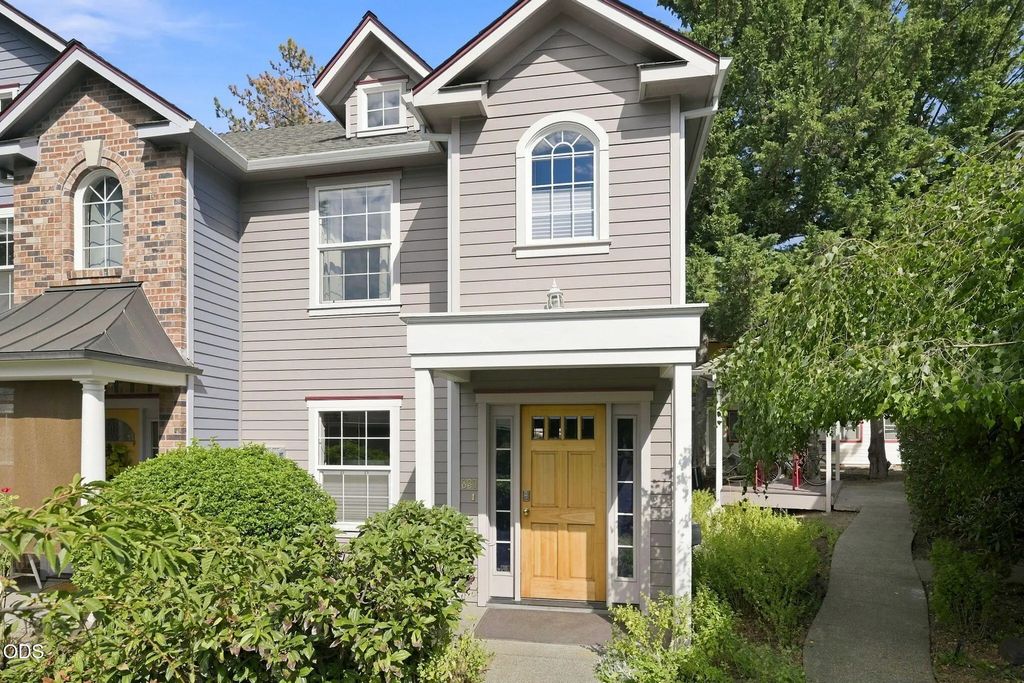 830 Park Street, Ashland