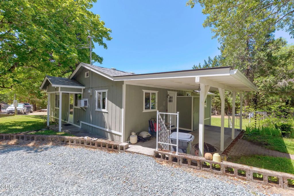 484 Granite Hill Road, Grants Pass