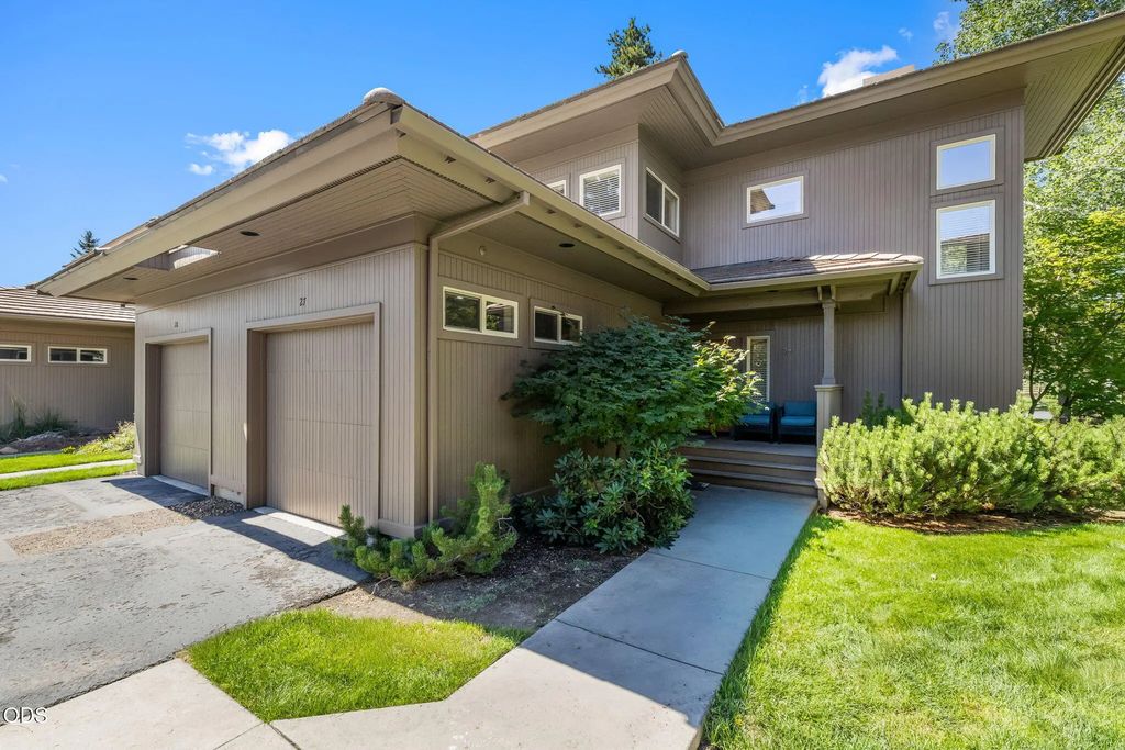 61875 Broken Top Drive Apt 27, Bend