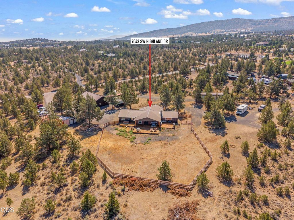 7043 Sw Highland Drive, Powell Butte