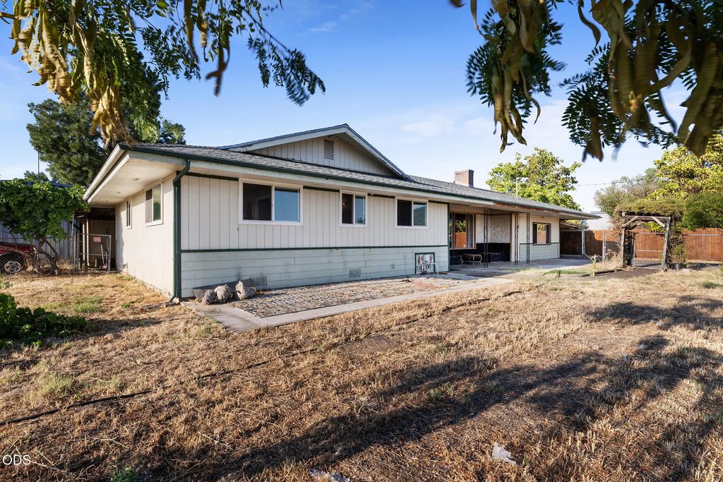 1031 Dillon Way, Central Point