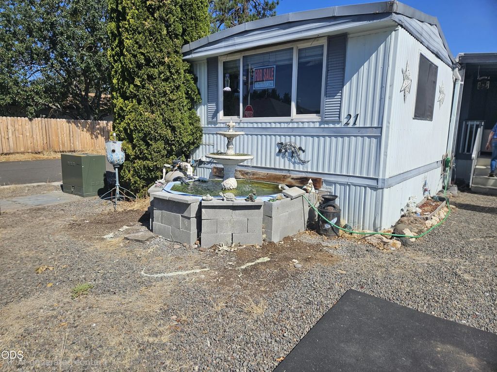 380 W Gregory Road Unit 21, Central Point