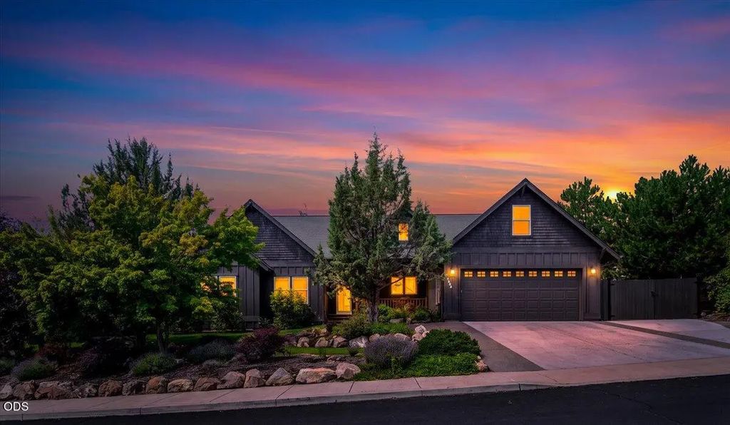 3525 Sw 35th Place, Redmond