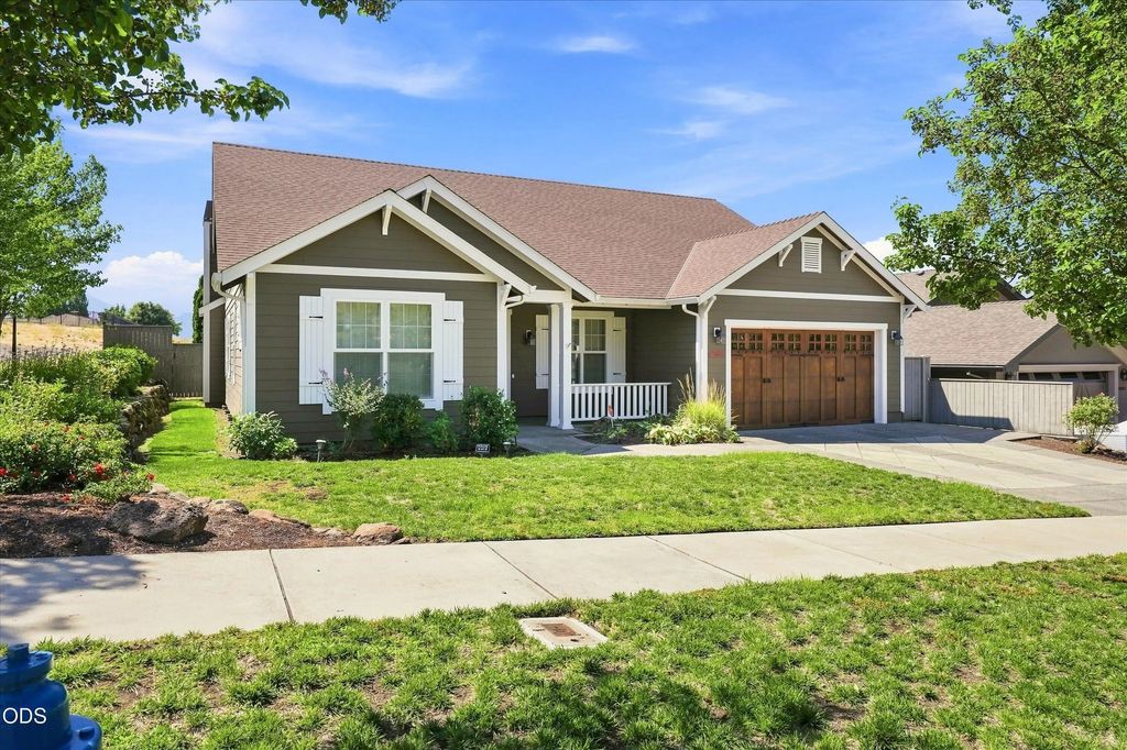 3686 Windgate Street, Medford