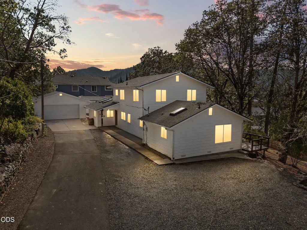 350 7th Street, Rogue River