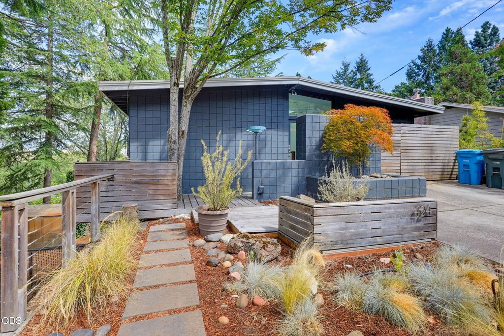 424 Courtney Street, Ashland