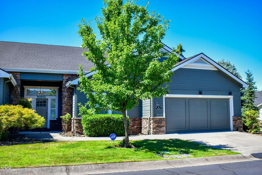 94 Skyhawk Drive, Eagle Point