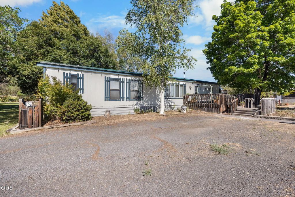 21010 Yeoman Road, Bend