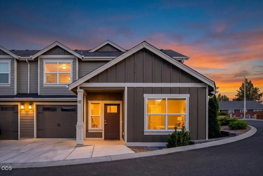 2755 Sw Greens Boulevard Apt 17, Redmond