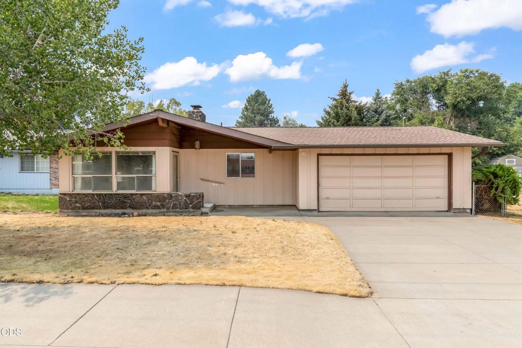410 Se 10th Street, Madras