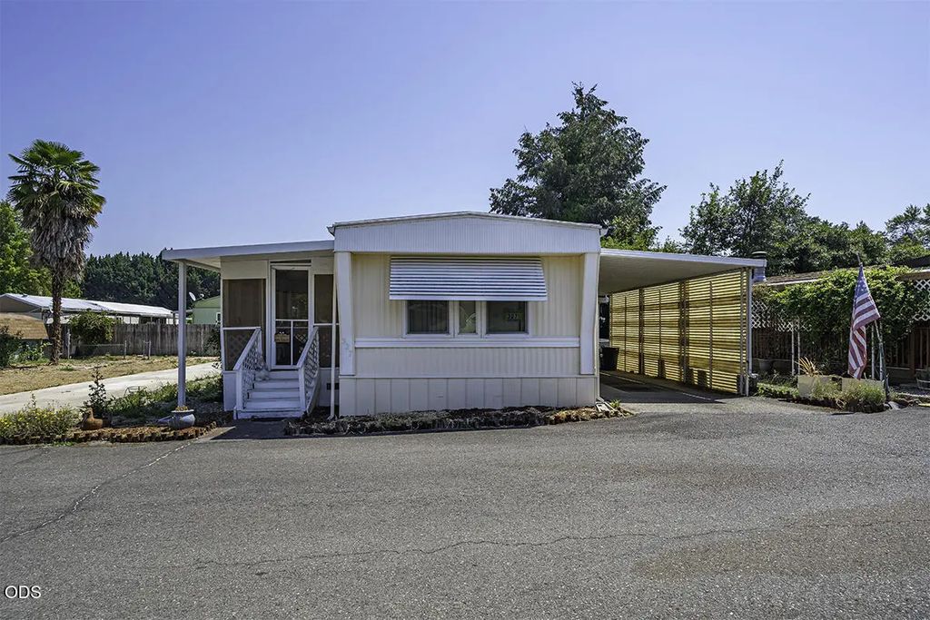 327 Sandlewood Drive, Grants Pass