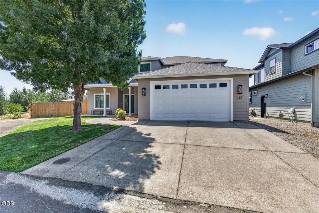 232 Willow Springs Drive, Talent