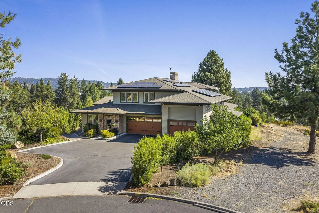 61576 Sw Longview Street, Bend