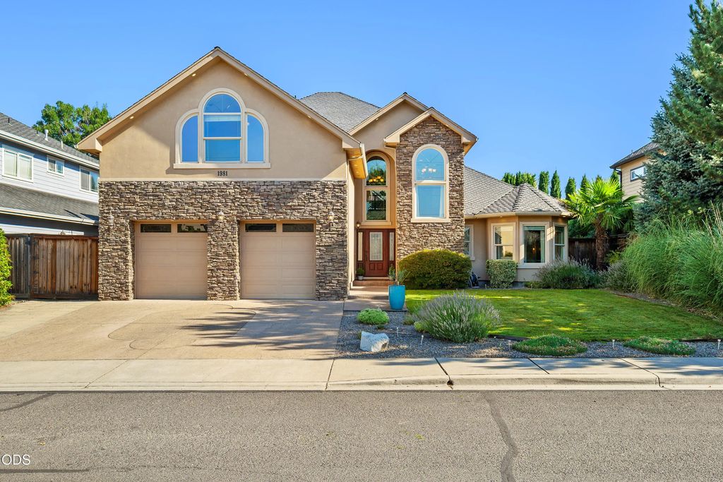 1981 Bluegrass Drive, Central Point