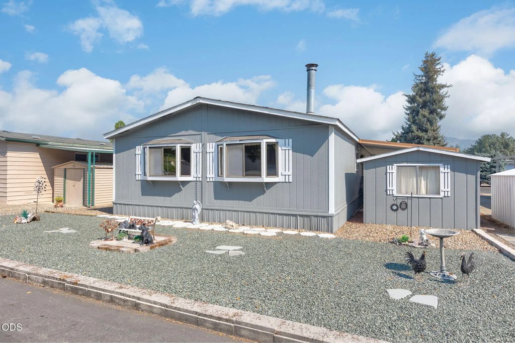 109 Waverly Drive, Grants Pass
