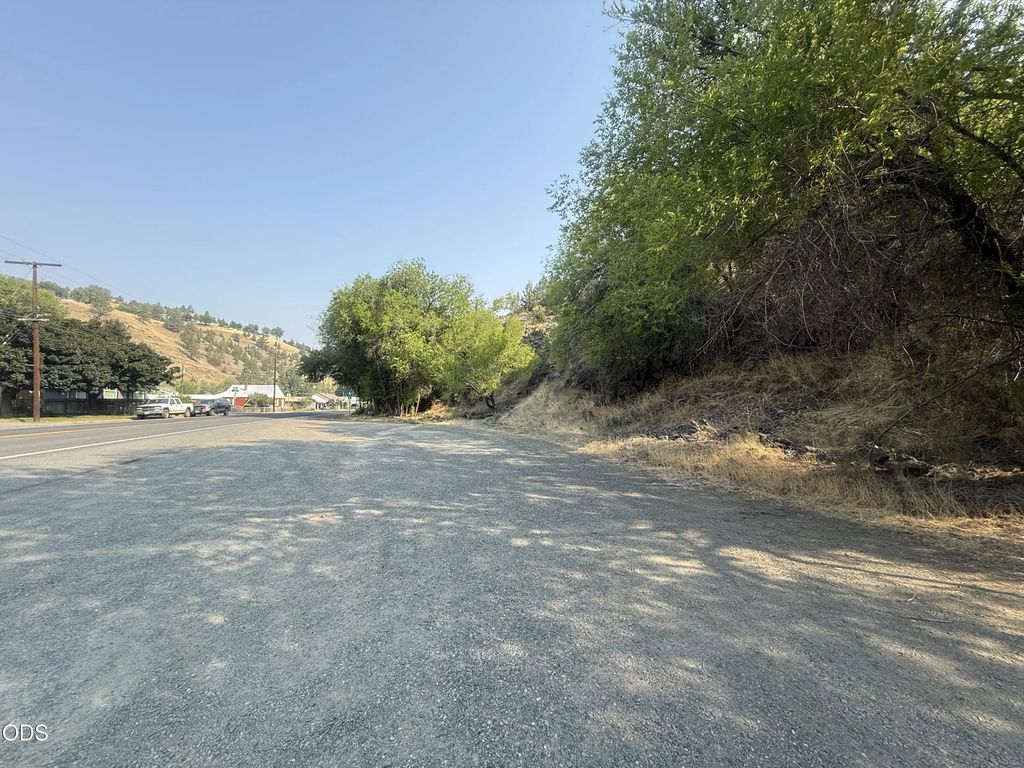 South Canyon Boulevard, John Day