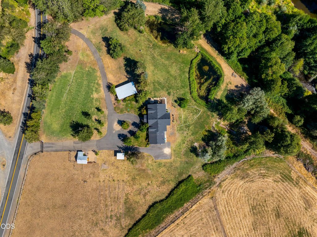 10999 N Applegate Road, Grants Pass