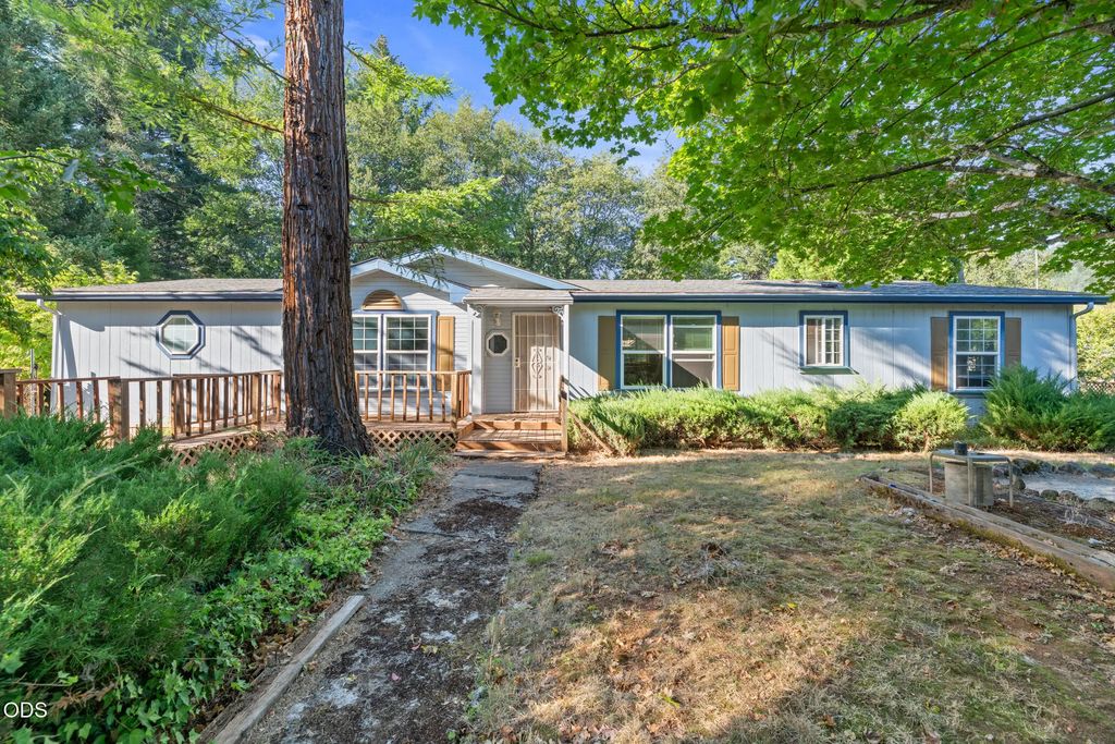 728 N Old Stage Road, Cave Junction