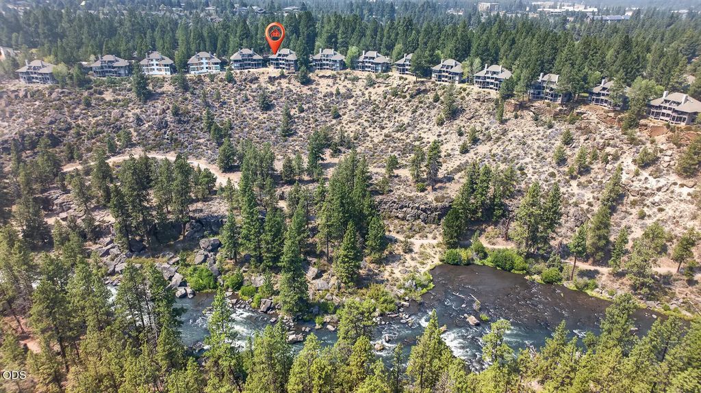 19717 Sw Mount Bachelor Drive 323, Bend