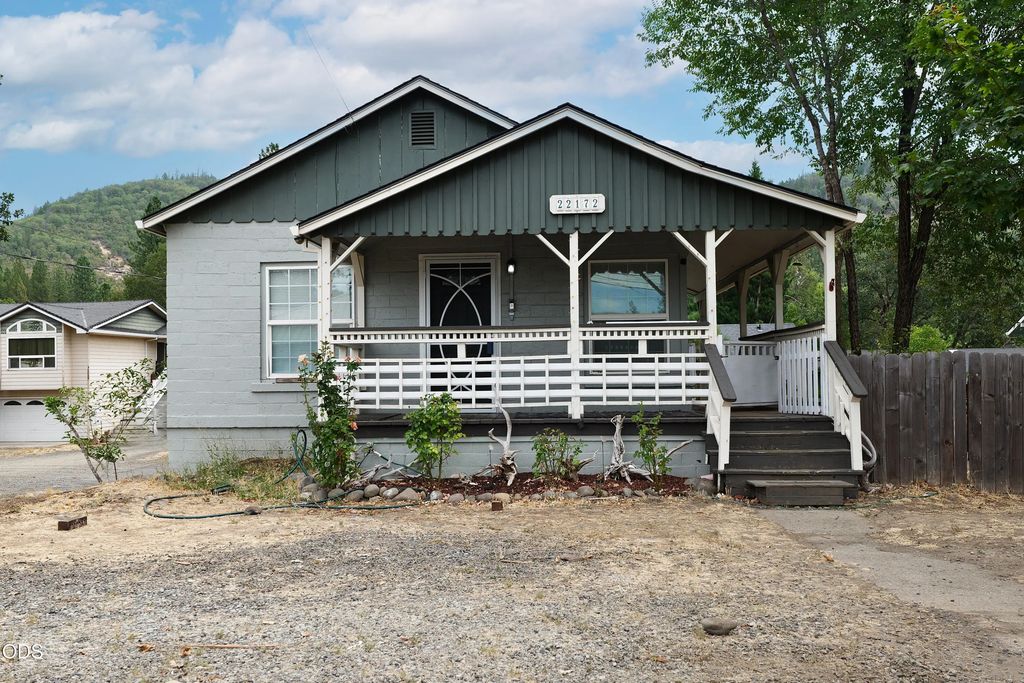 22172 Highway 62, Shady Cove