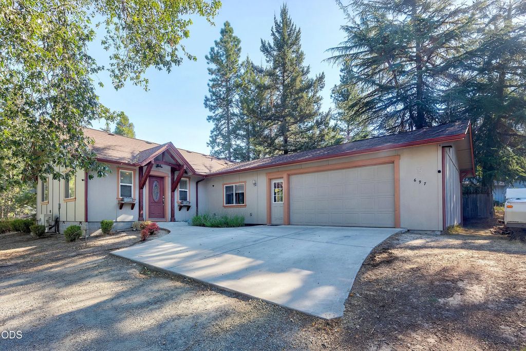 697 Jaynes Drive, Grants Pass