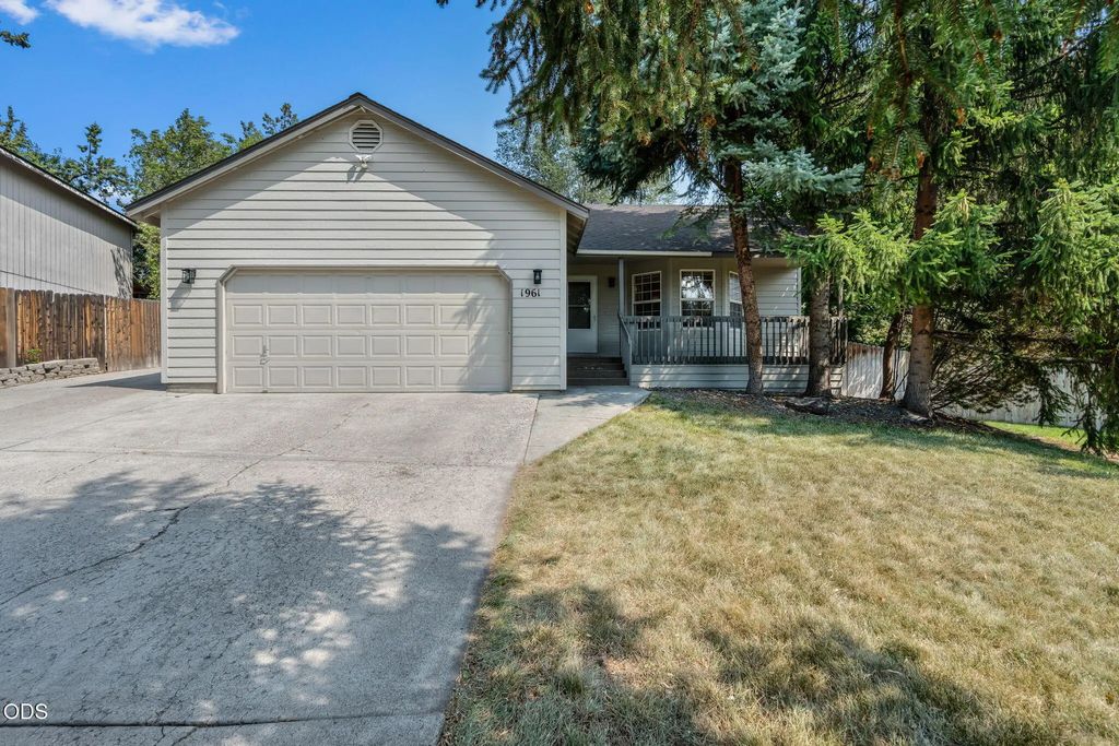 1961 Ne Windy Tree Court, Bend