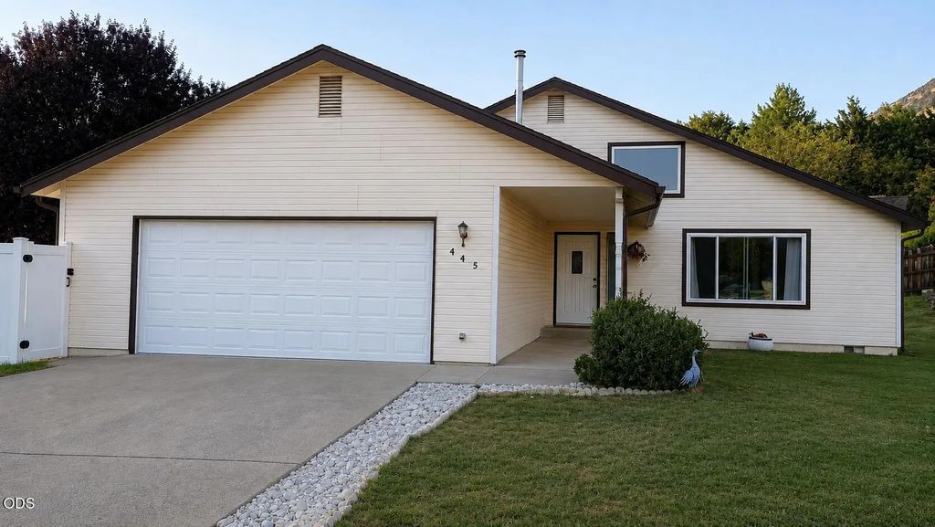 445 Havencrest Court, Klamath Falls