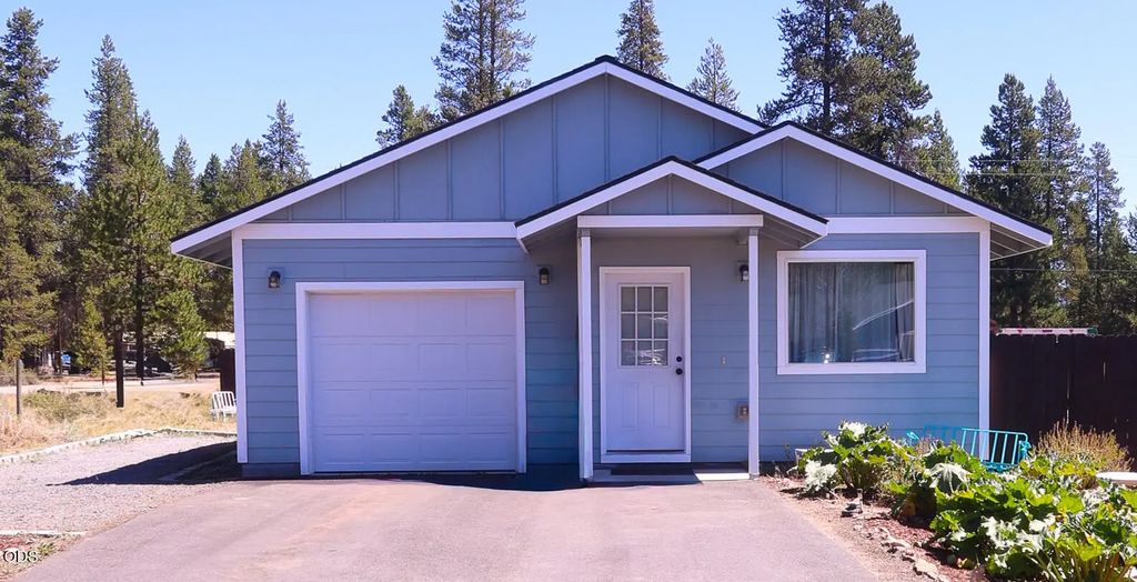52470 Medill Court, La Pine