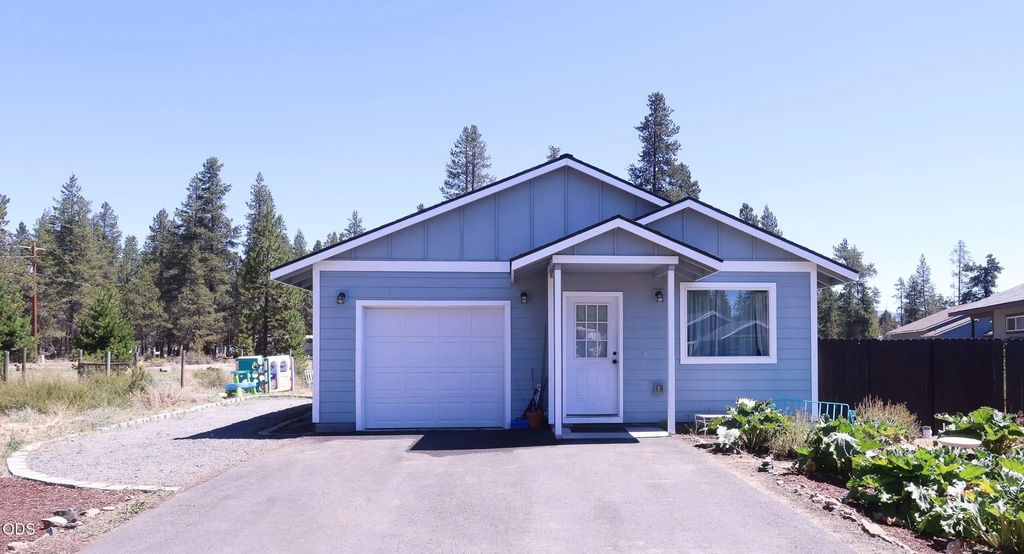 52470 Medill Court, La Pine