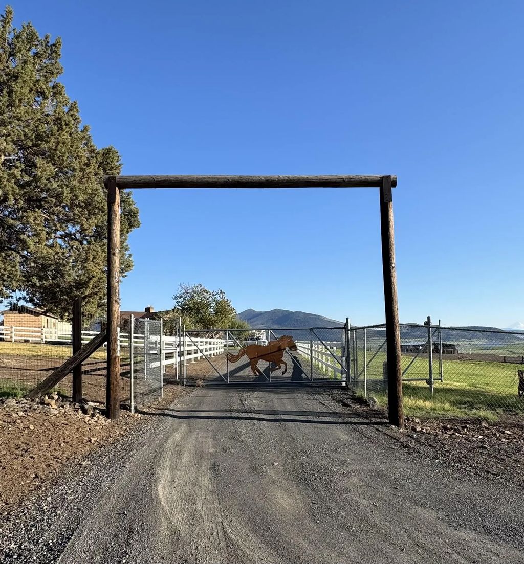 12140 Clovis Drive, Klamath Falls