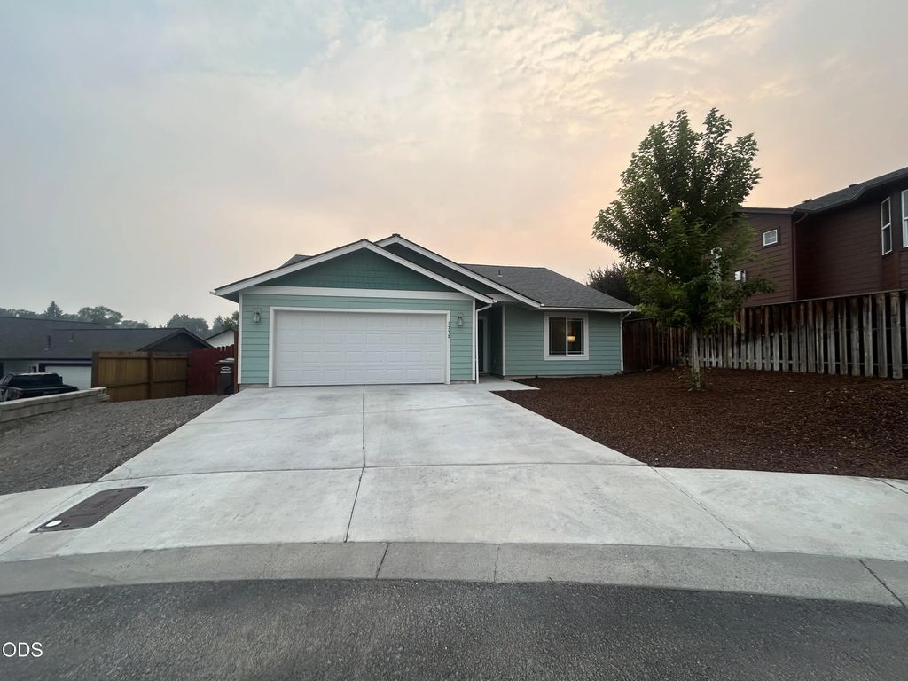 1335 Ne Pippen Lane, Prineville