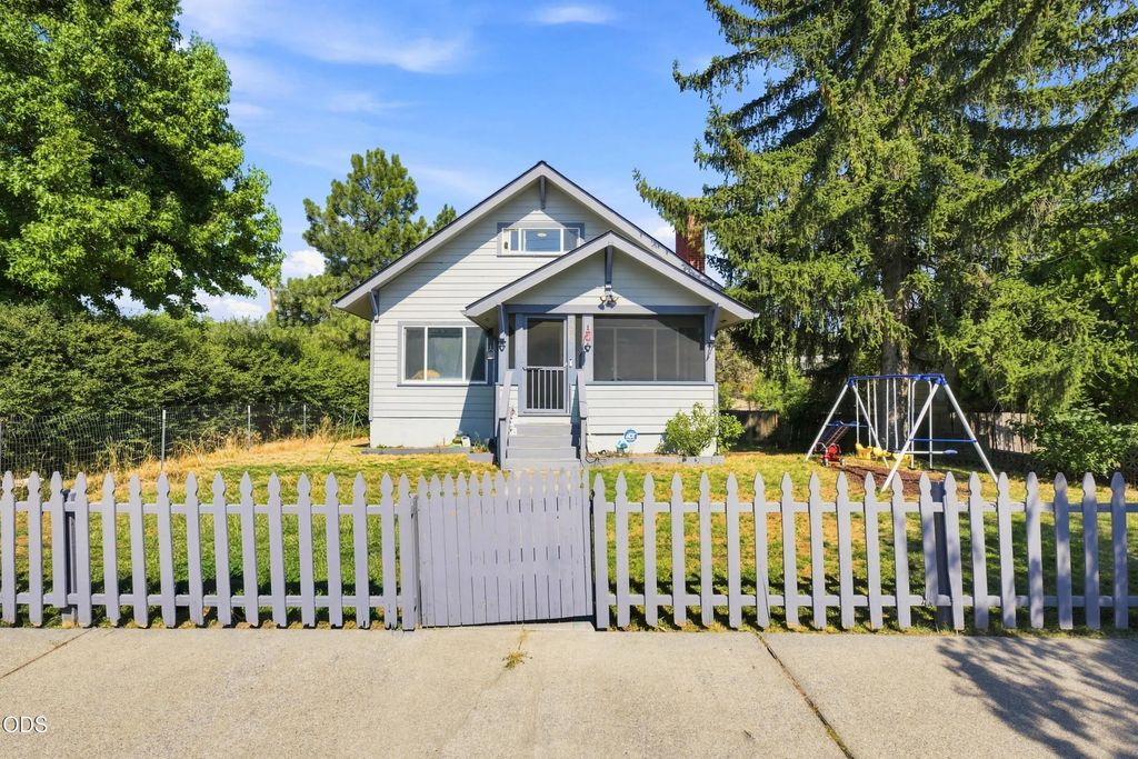 1055 California, Klamath Falls